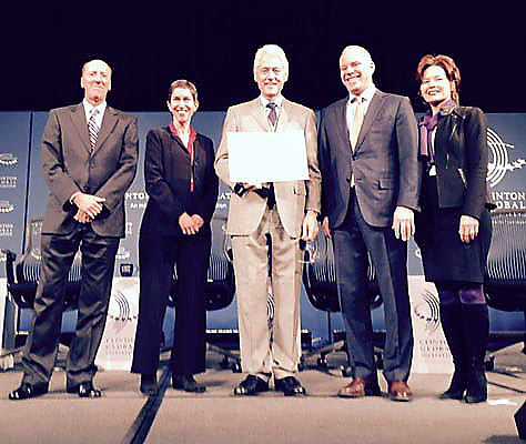 Pictured from Left to Right: Bob Bloom, CFO for Heifer International, Marcela Hahn, from CARE, President William J. Clinton, Jason Saul, Founder and CEO of Mission Measurement, and Mary Catherine Toker, General Mills Foundation